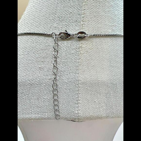 Stunning Silver and Opal Floral Pendant Necklace - Picture 10 of 11